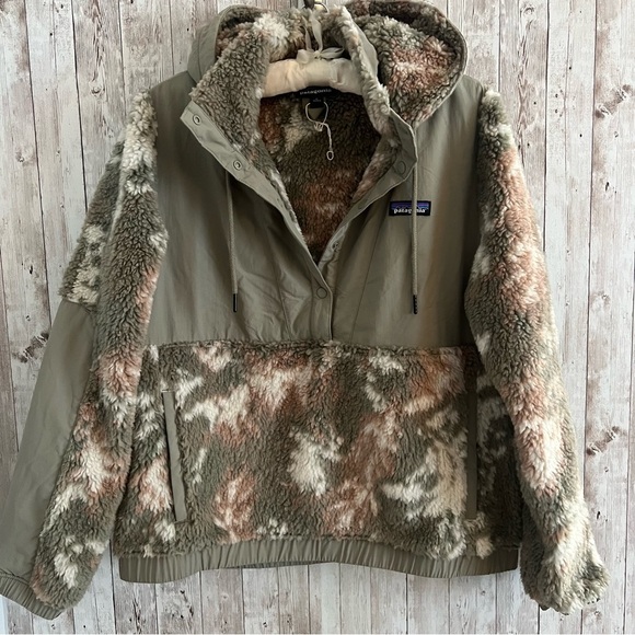 Patagonia Jackets & Blazers - Patagonia Women’s Shelled Retro-X Pullover Gorpcore Camo Medium